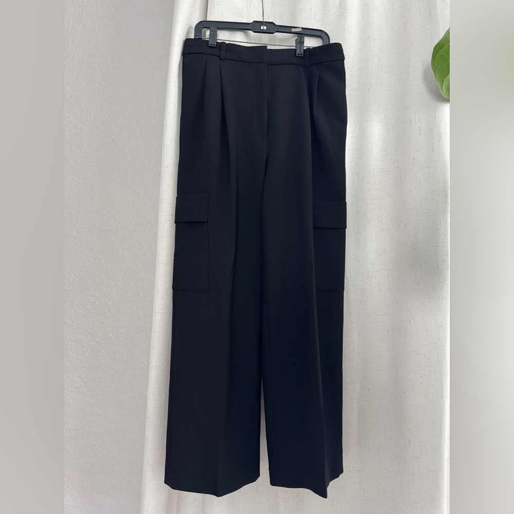 Aritzia Spotlight Cargo Pant size 12